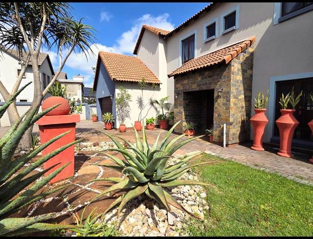 5 BEDROOM HOUSE FOR SALE IN ZAMBEZI COUNTRY ESTATE